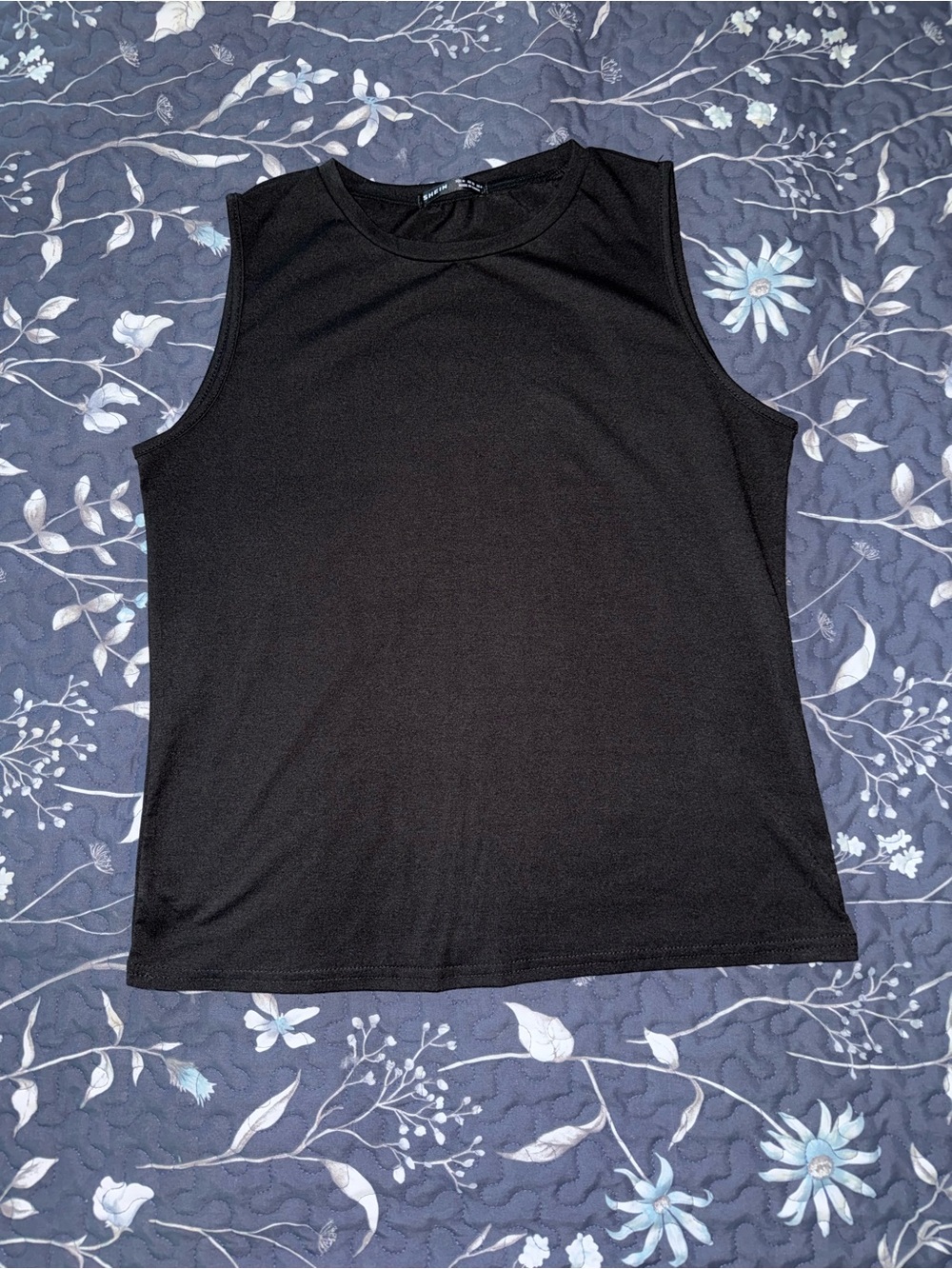SHEIN Black Crew Neck Sleeveless Top